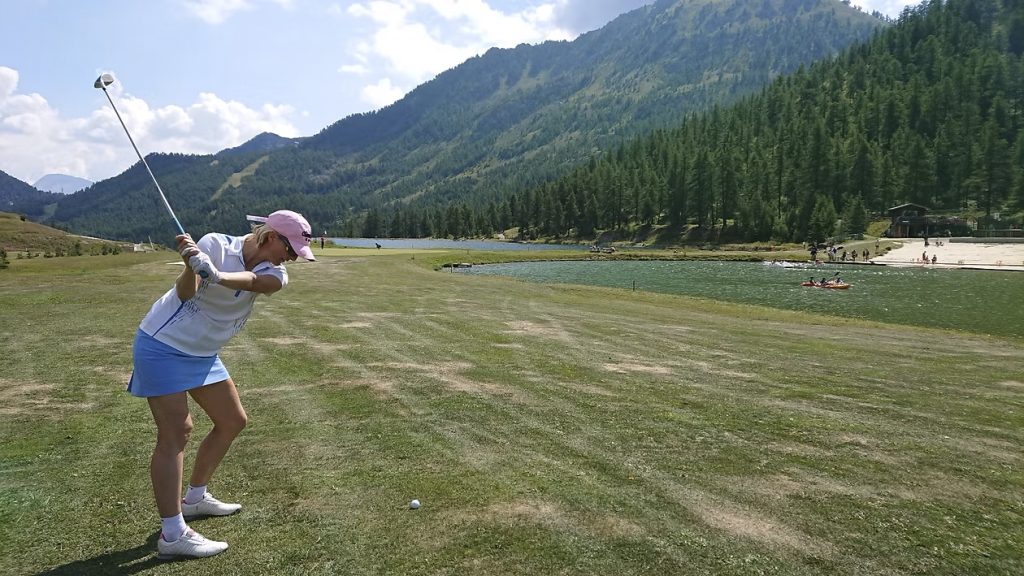 Parcours de golf 18 trous international: 9 trous en France et 9 trous en Italie