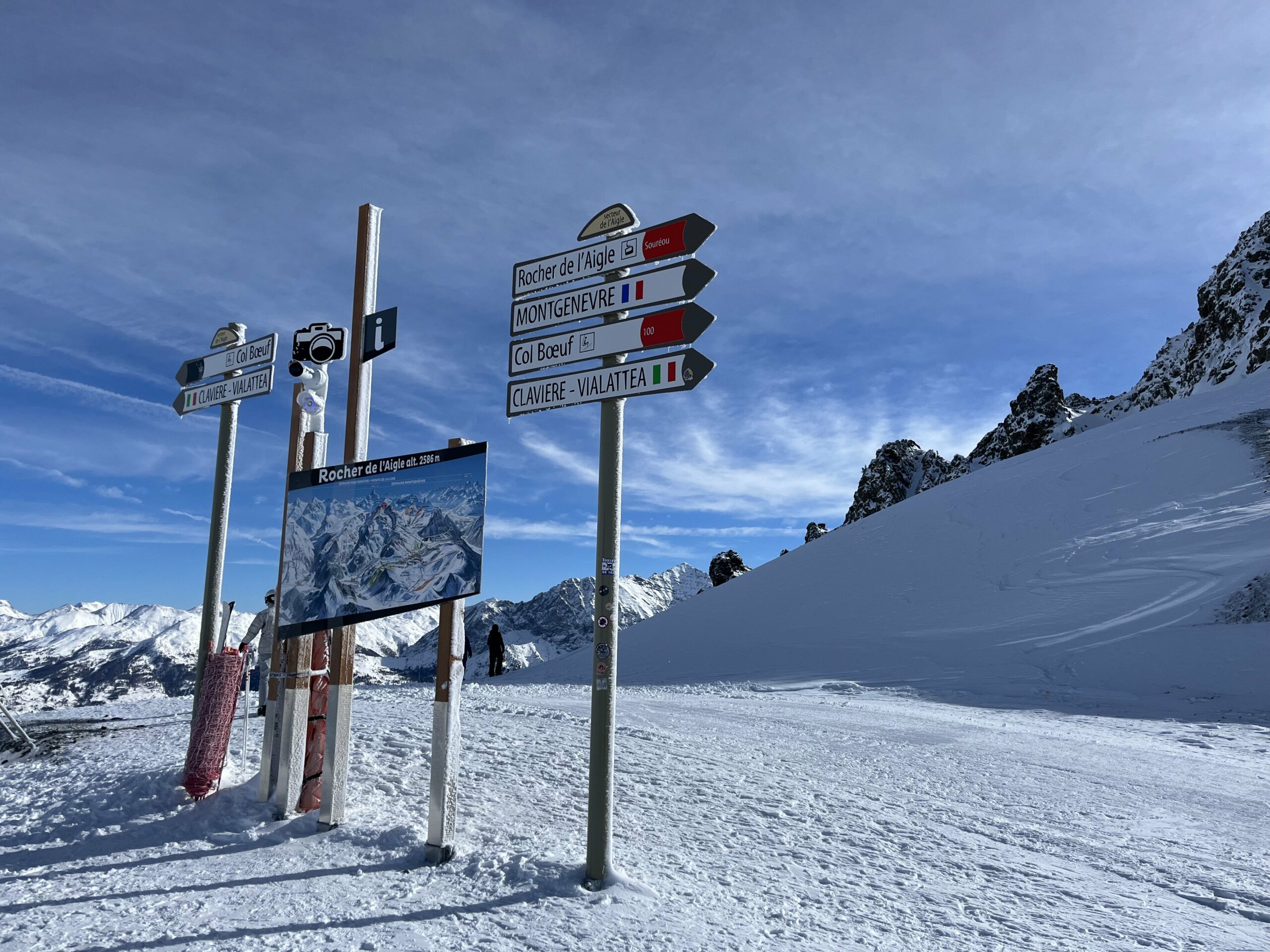 On skie en France ou en Italie aujourd'hui? Et pourquoi pas les deux!?! :-)